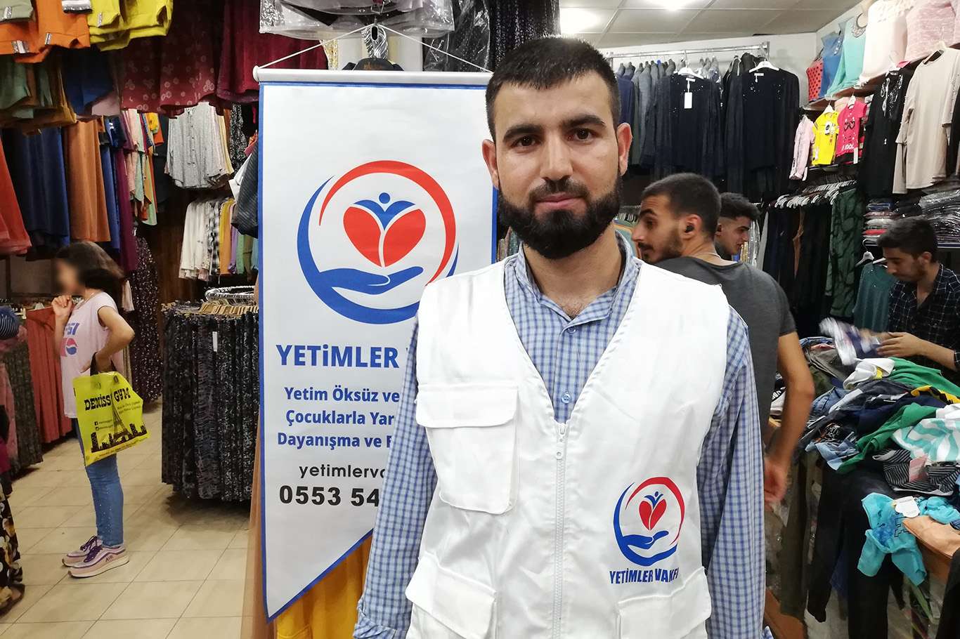 Yetimler Vakfı Ergani’de bayram öncesinde onlarca yetim çocuğu giydirdi Yetimler Vakfı Ergani’de bayram öncesinde onlarca yetim çocuğu giydirdi